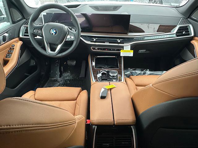 New 2026 BMW X5 xDrive50e image 6