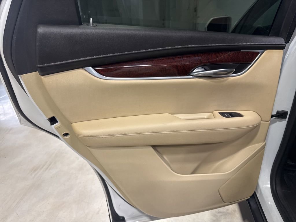 Used 2017 Cadillac XT5 Luxury w/ Driver Awareness Package FWD image 38