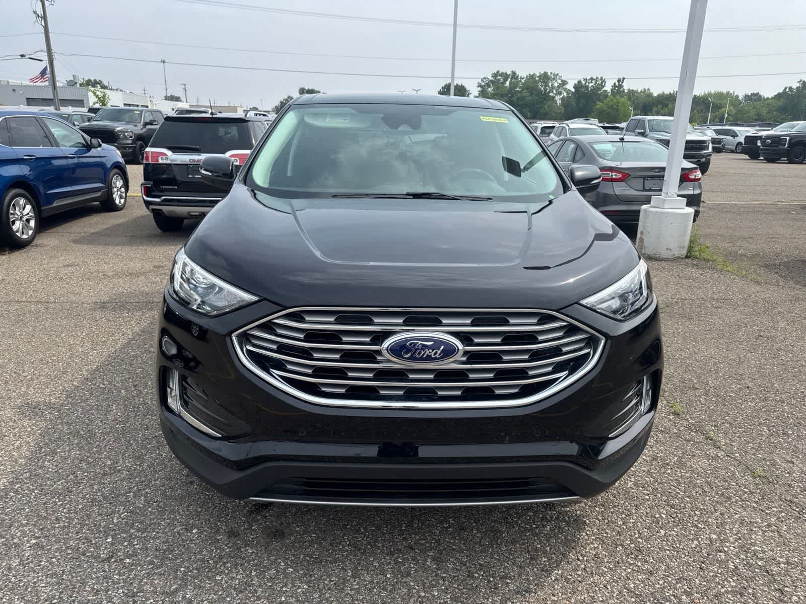 Used 2024 Ford Edge Titanium AWD/4WD image 29