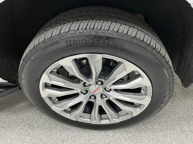 Used 2024 GMC Yukon XL Denali w/ Advanced Technology Package AWD/4WD image 16