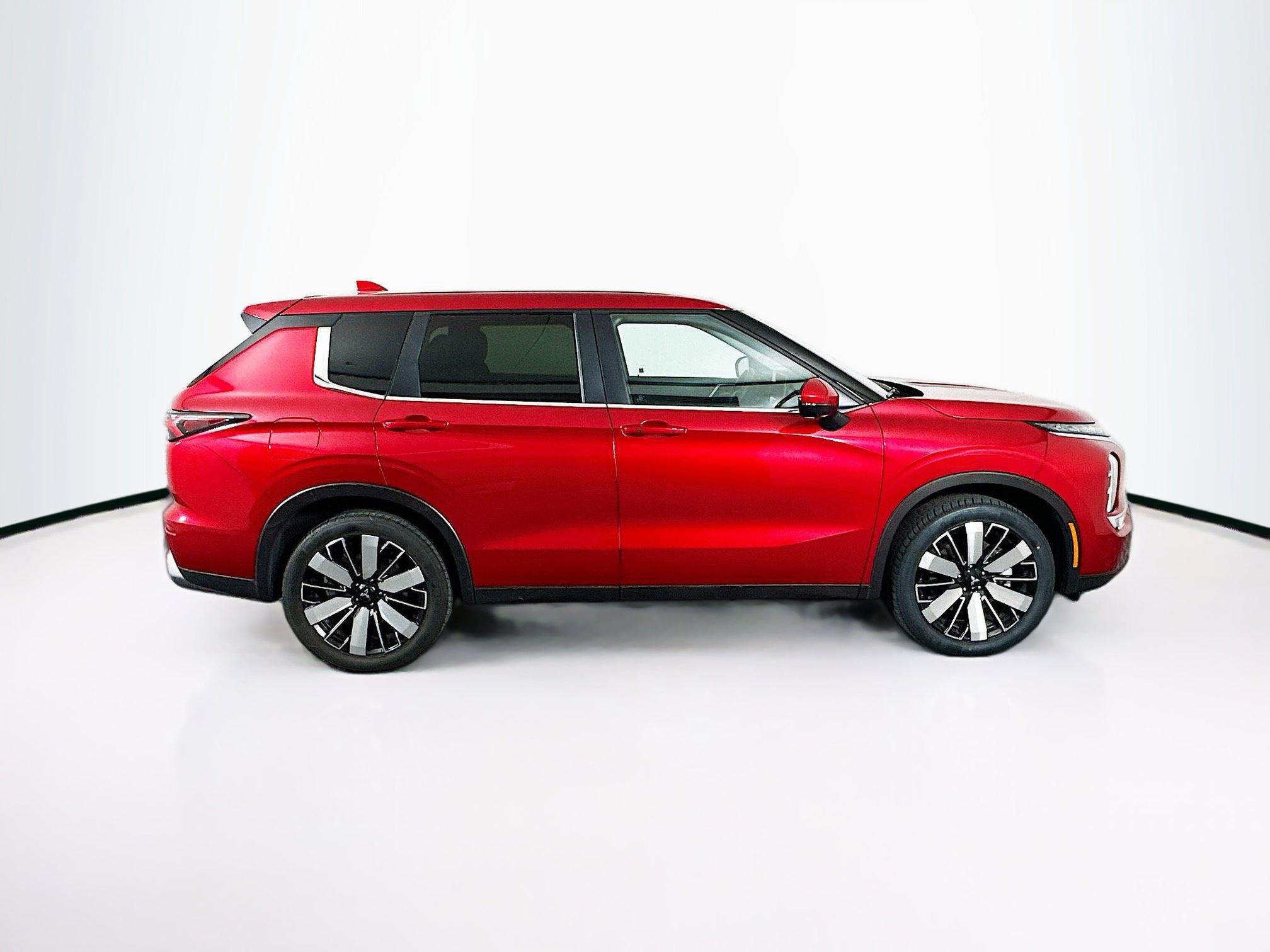 Used 2025 Mitsubishi Outlander SE FWD image 10