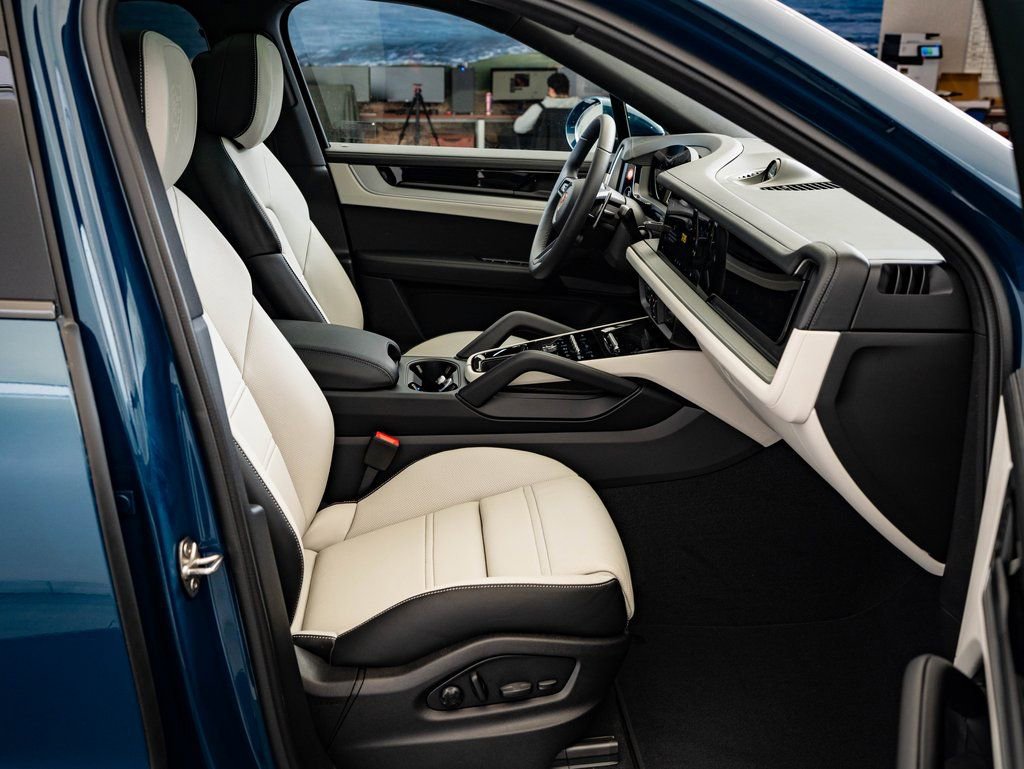 New 2026 Porsche Cayenne Coupe image 22