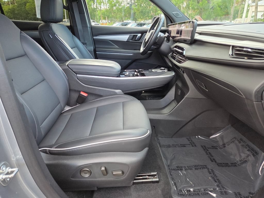 Used 2025 Buick Enclave Preferred w/ Super Cruise Package FWD image 15