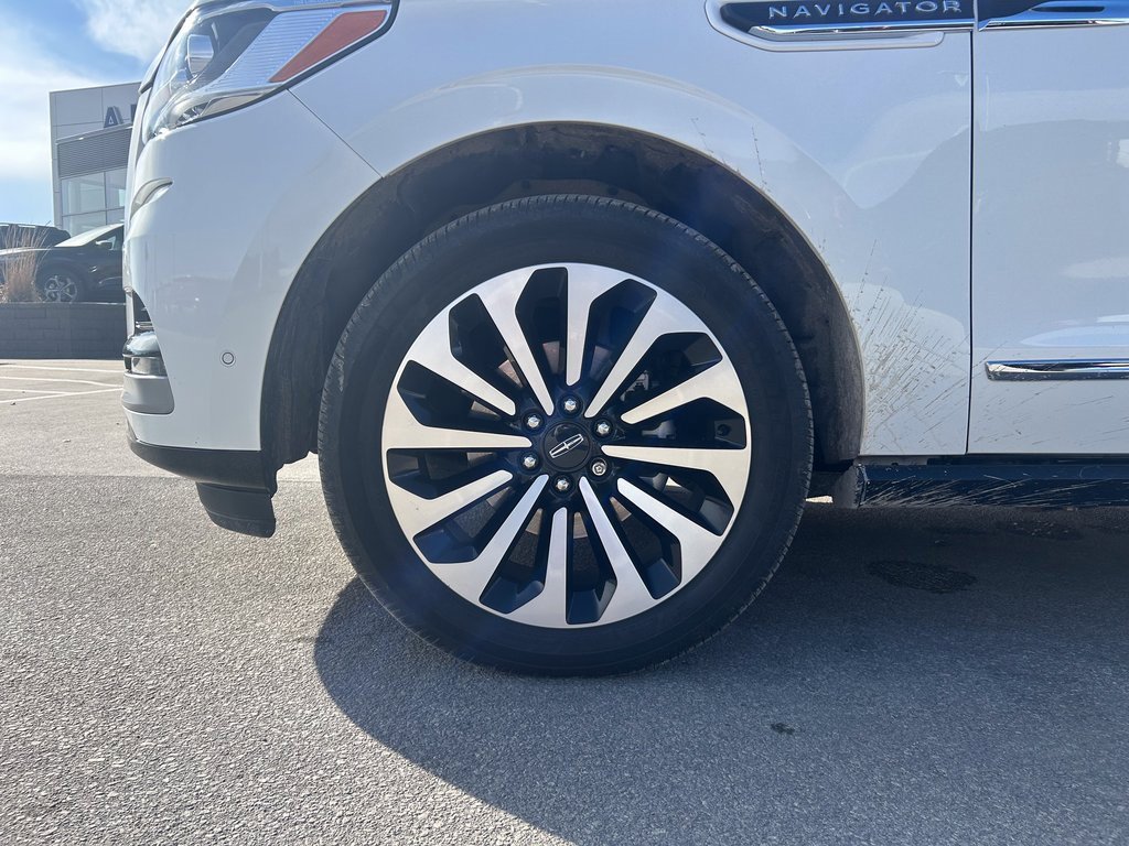 Used 2023 Lincoln Navigator Reserve image 39