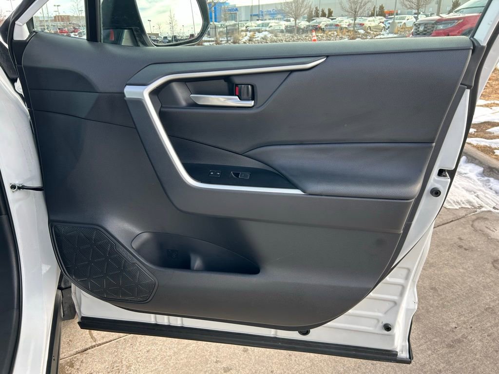 Used 2025 Toyota RAV4 XLE image 29