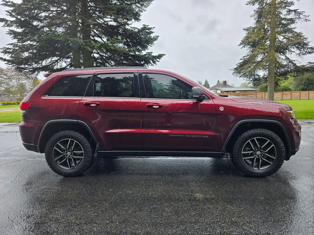 Used 2017 Jeep Grand Cherokee Trailhawk w/ Trailhawk Luxury Group AWD/4WD image 7