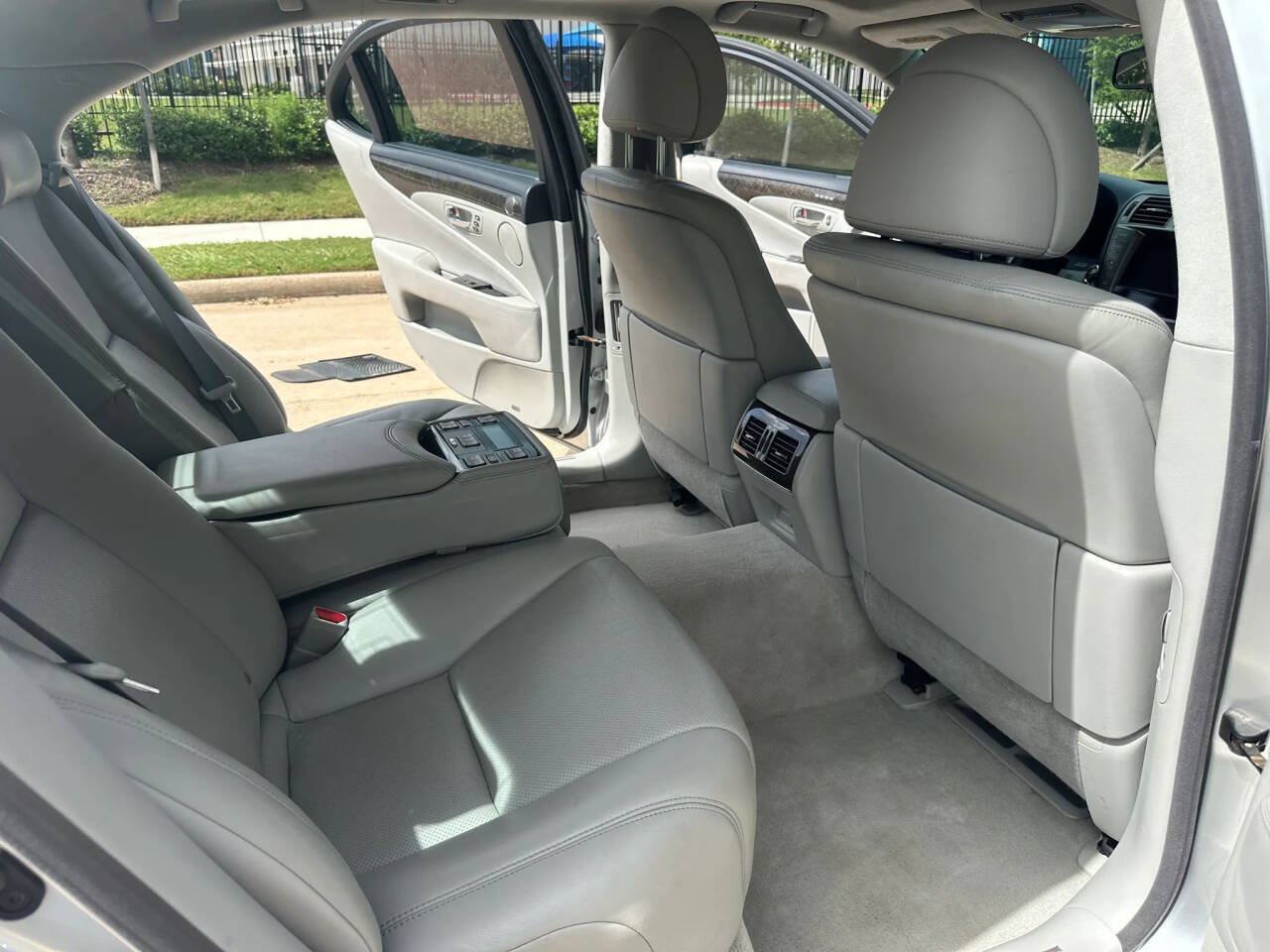 Used 2011 Lexus LS 460 L w/ Rear Seat Upgrade Pkg AWD/4WD image 14