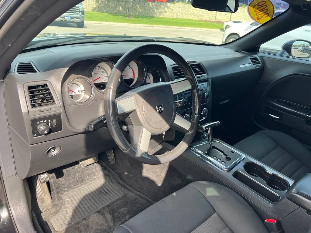 Used 2009 Dodge Challenger R/T w/ Sound Group RWD image 17
