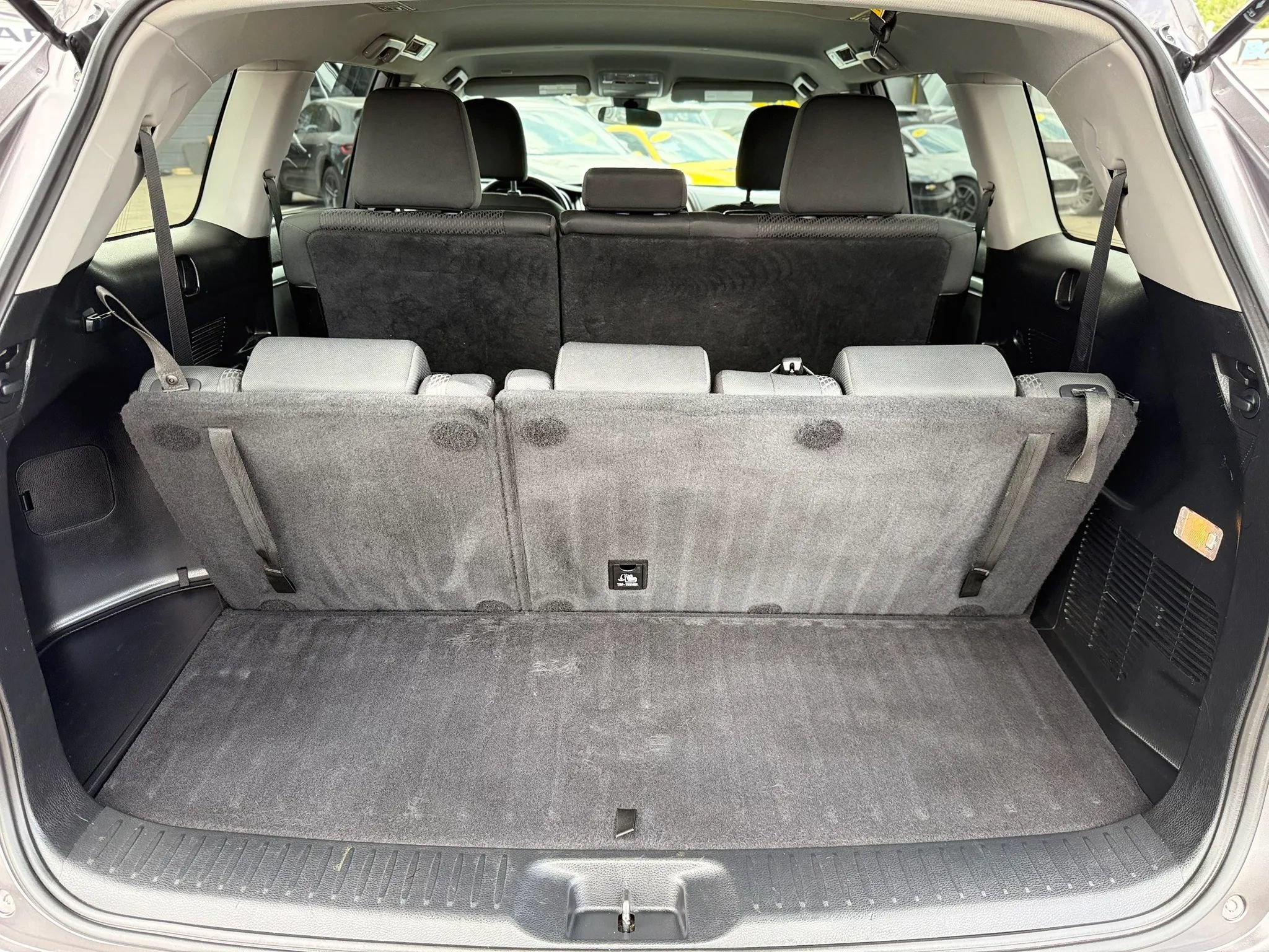 Used 2019 Toyota Highlander LE AWD/4WD image 24