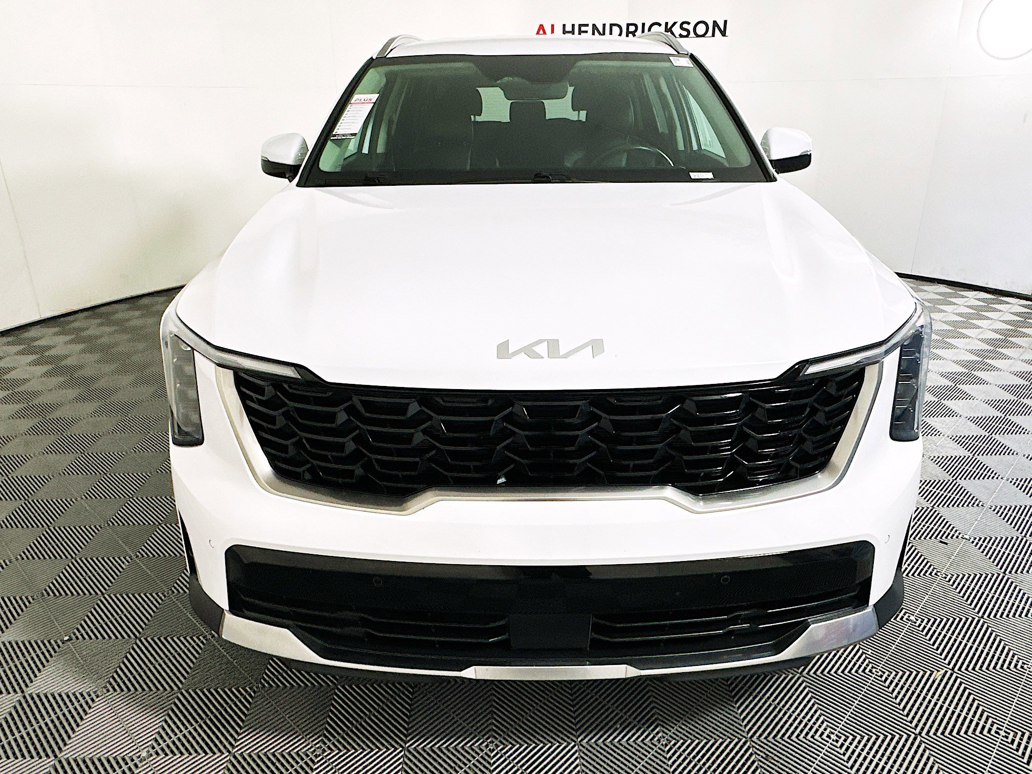 Used 2024 Kia Sorento S image 8