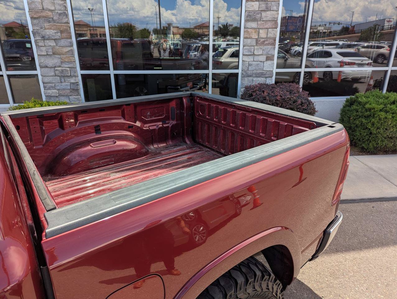 Used 2019 RAM 1500 Laramie AWD/4WD image 27