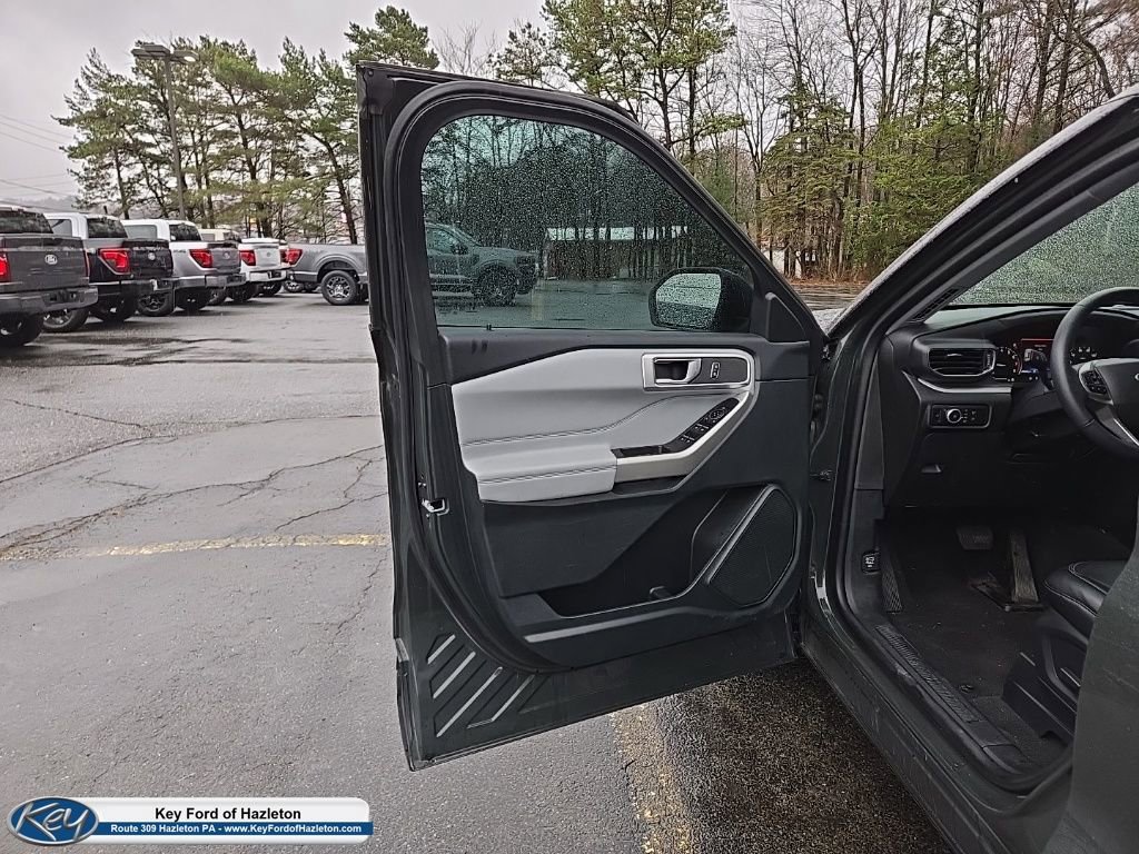 Used 2023 Ford Explorer XLT w/ Equipment Group 202A image 42