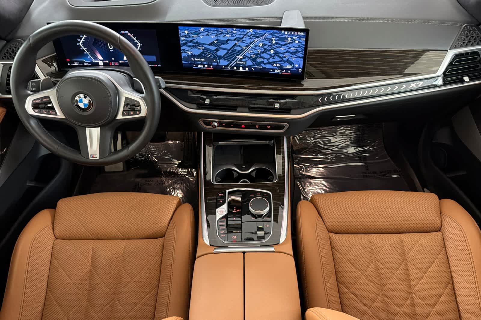 Used 2024 BMW X7 xDrive40i w/ M Sport Package AWD/4WD image 3