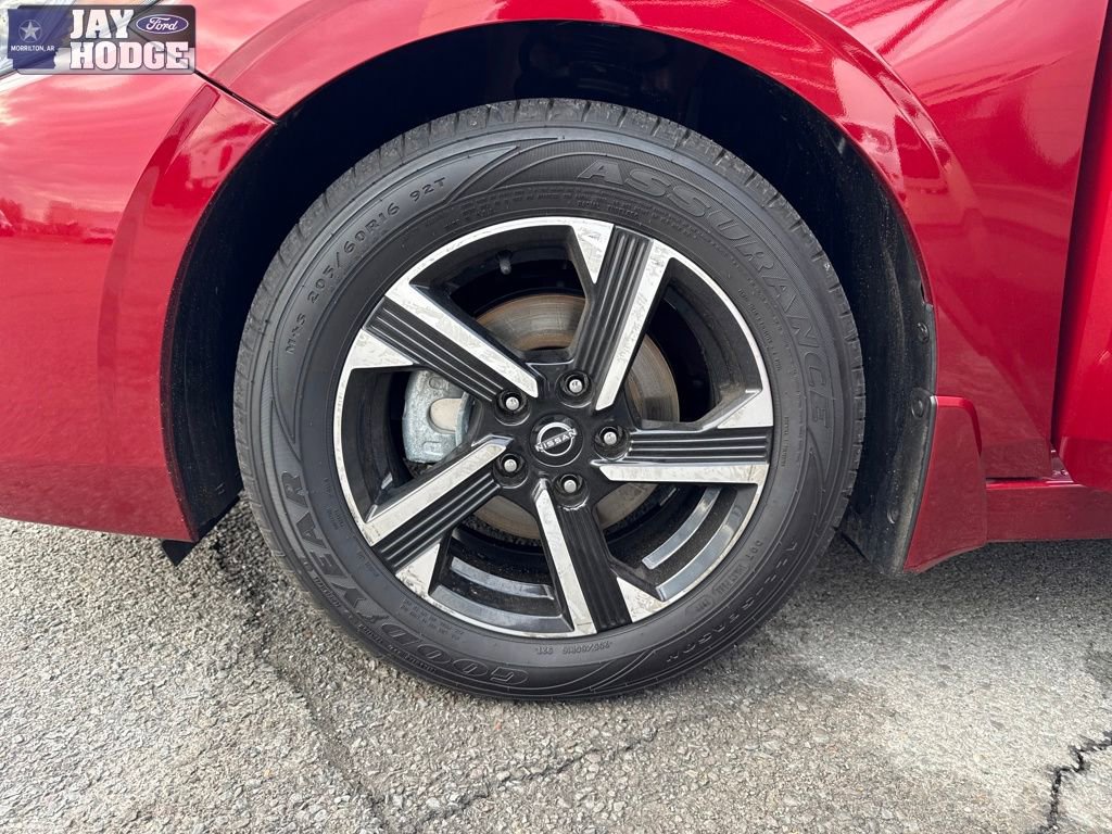 Used 2024 Nissan Sentra SV w/ Lighting Package FWD image 31