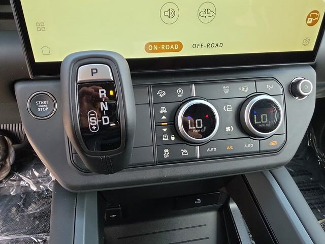 New 2026 Land Rover Defender 110 X-Dynamic SE AWD/4WD image 24