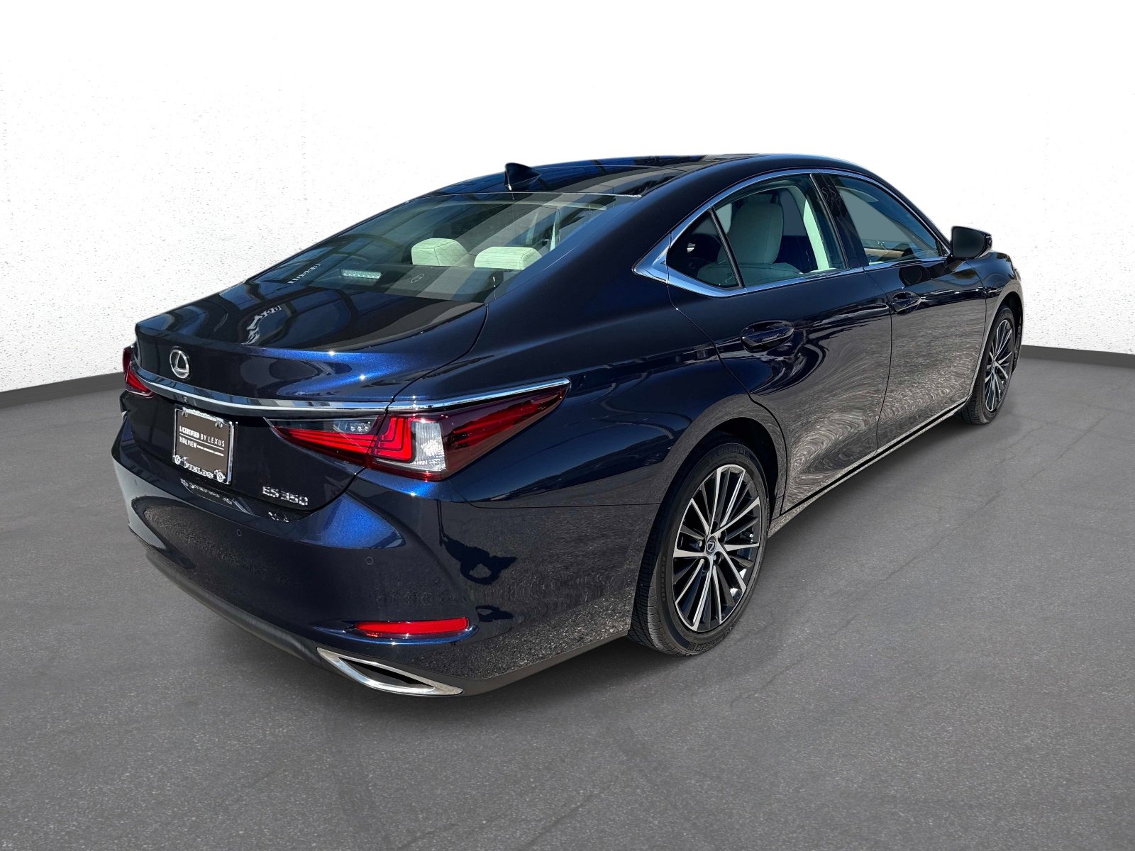 Used 2025 Lexus ES 350 w/ Premium Package FWD image 3