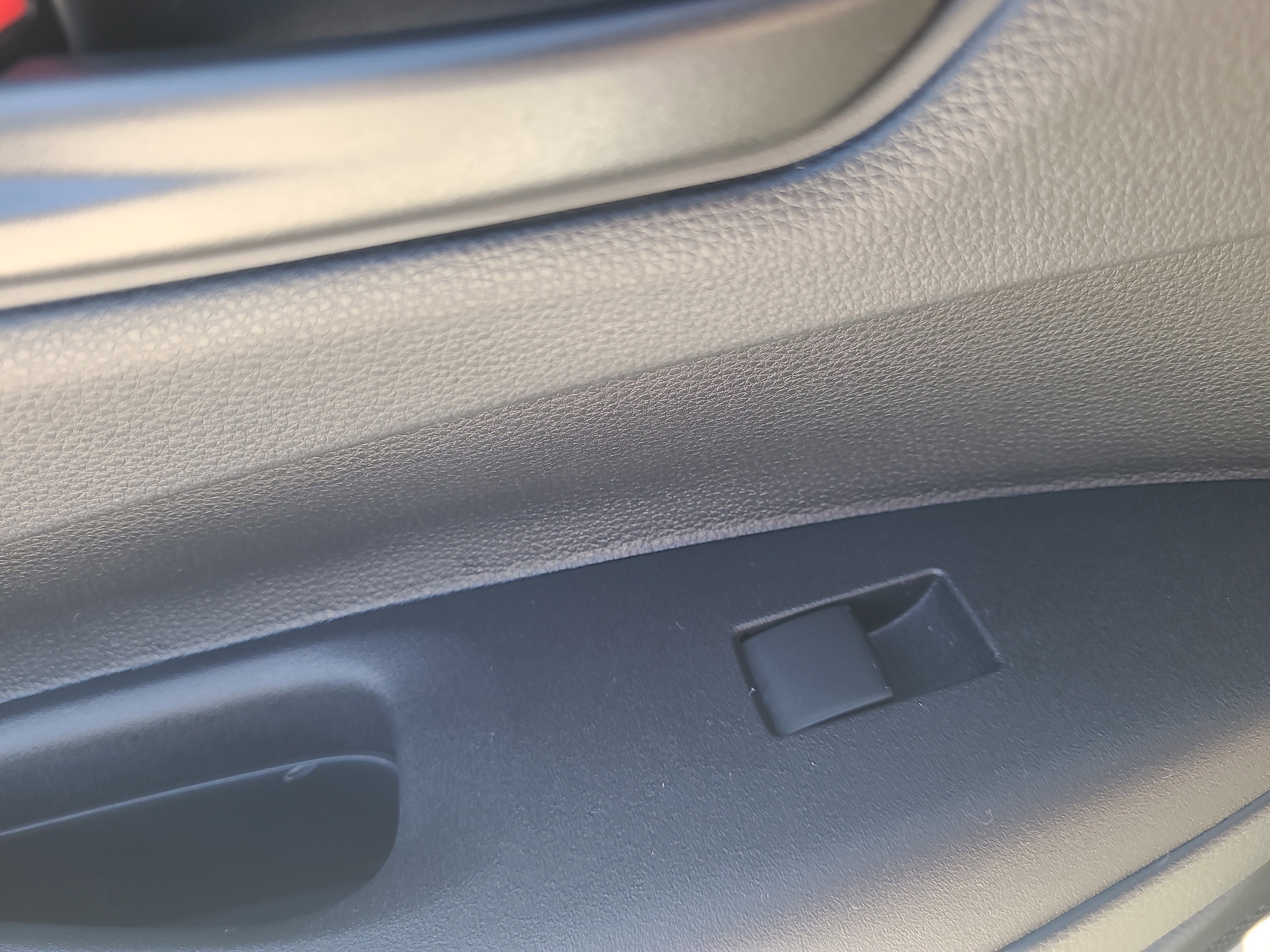 Used 2025 Toyota Corolla LE FWD image 17