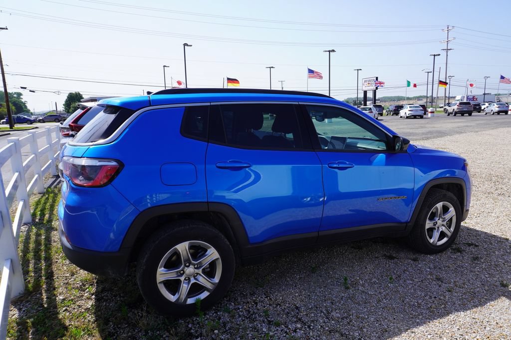 Used 2024 Jeep Compass Latitude AWD/4WD image 6
