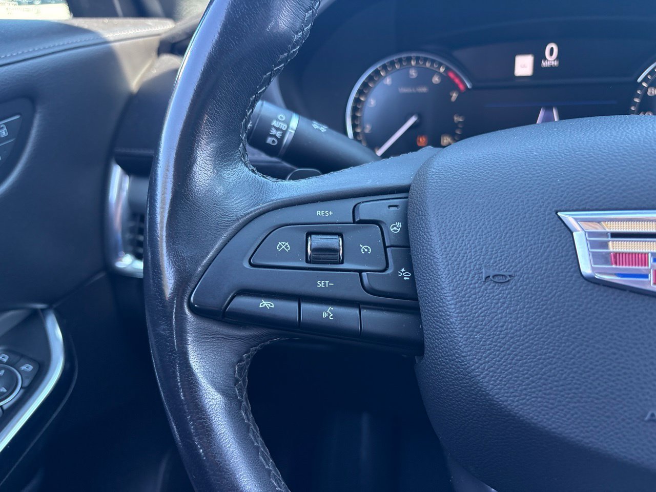 Used 2019 Cadillac XT4 Premium Luxury FWD image 22