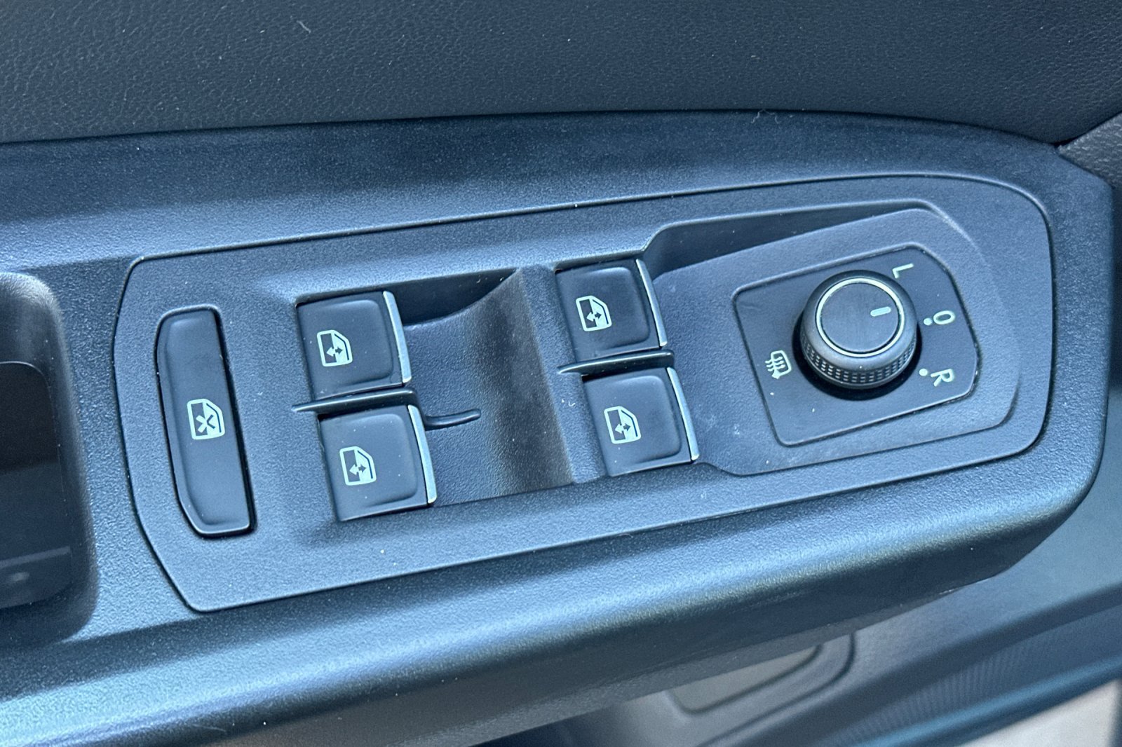 Used 2019 Volkswagen Atlas SE w/ Towing Package FWD image 15