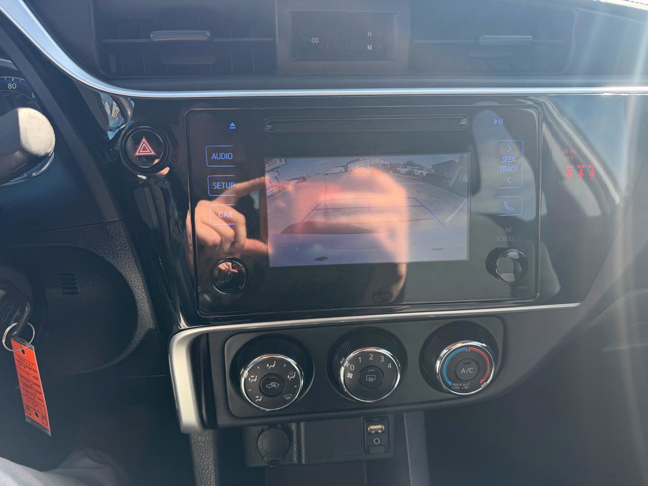 Used 2018 Toyota Corolla L FWD image 18