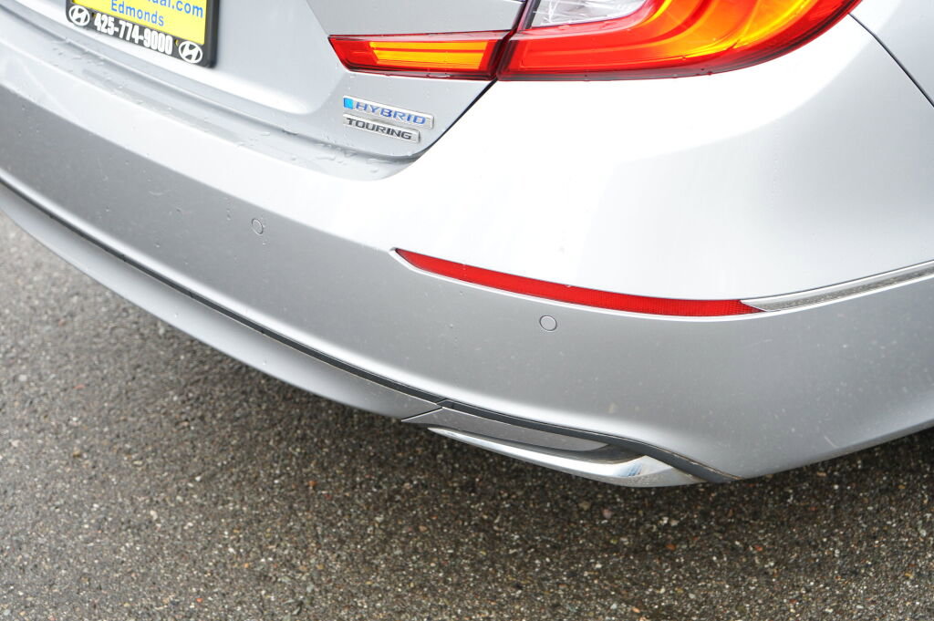 Used 2018 Honda Accord Touring image 10