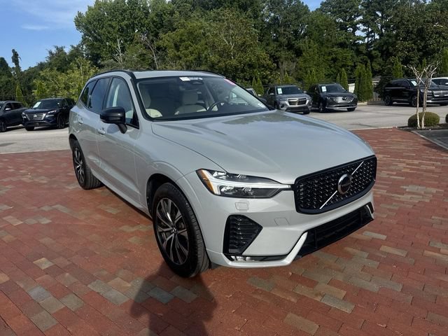 Used 2025 Volvo XC60 B5 Core w/ Protection Package Premier AWD/4WD image 19