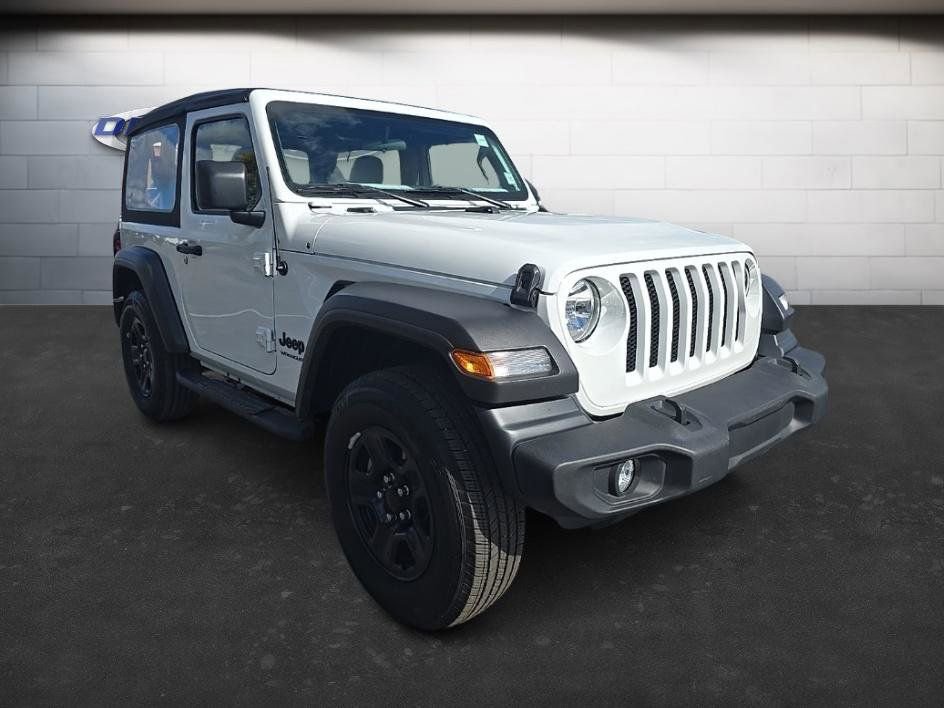 Used 2022 Jeep Wrangler Sport image 7