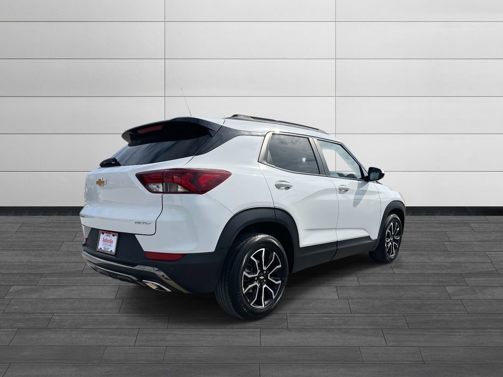 Used 2022 Chevrolet TrailBlazer ACTIV w/ Sun and Liftgate Package image 2