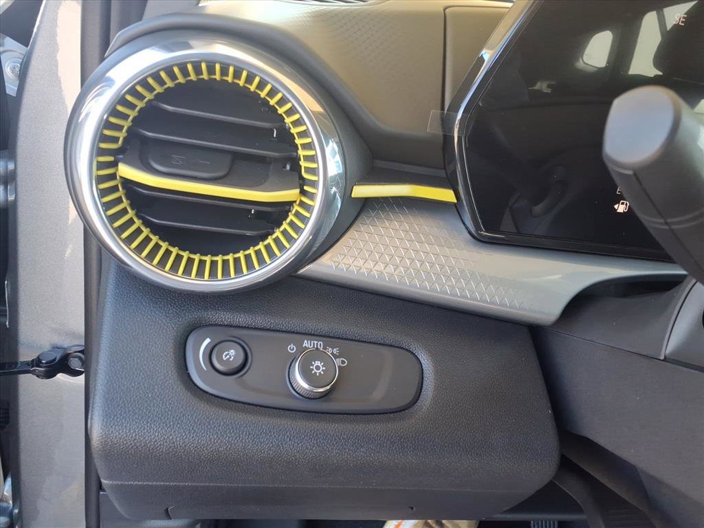 New 2026 Chevrolet Trax LT w/ LT Convenience Package image 11