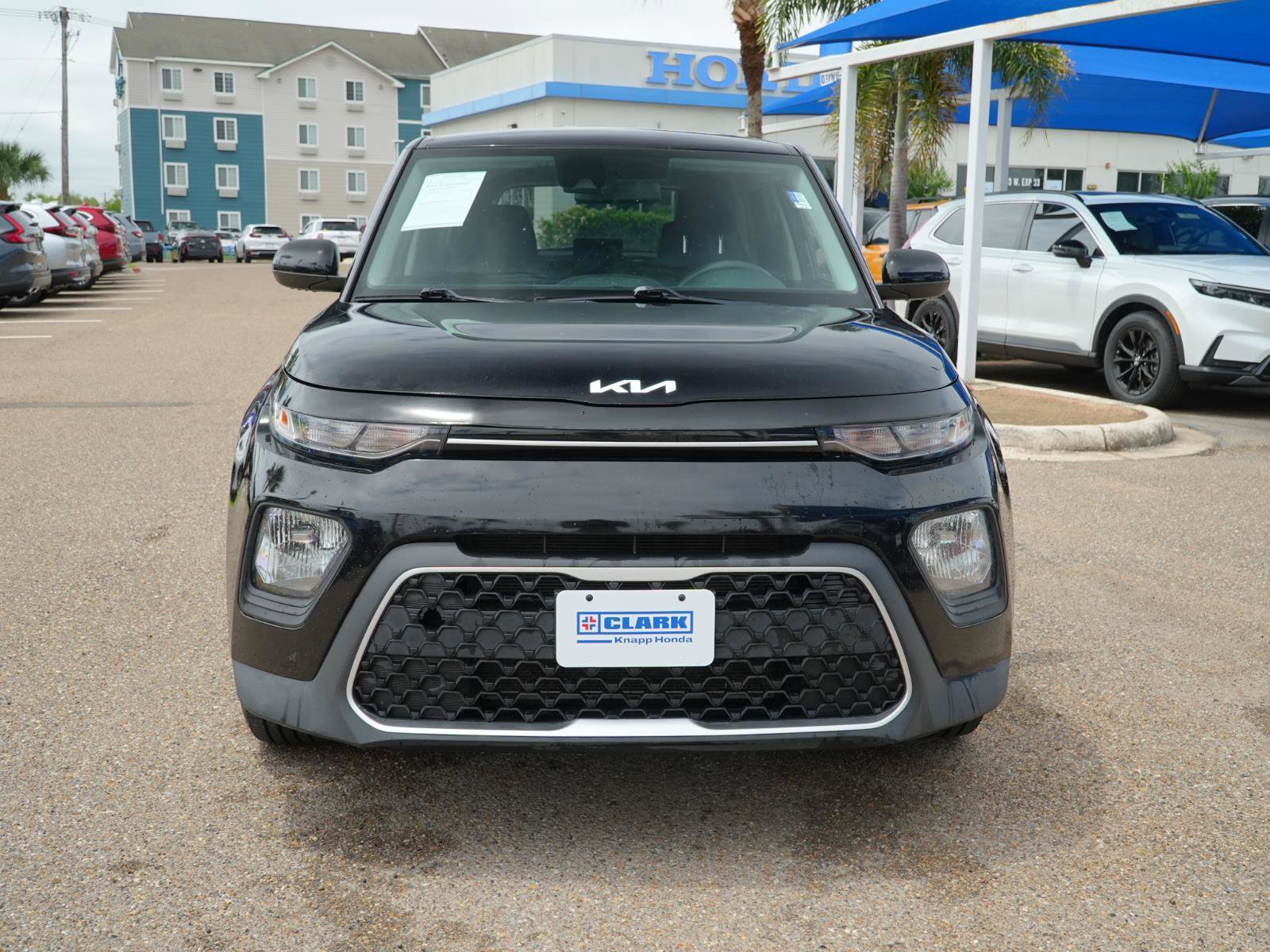 Used 2022 Kia Soul LX w/ Technology Package FWD image 2