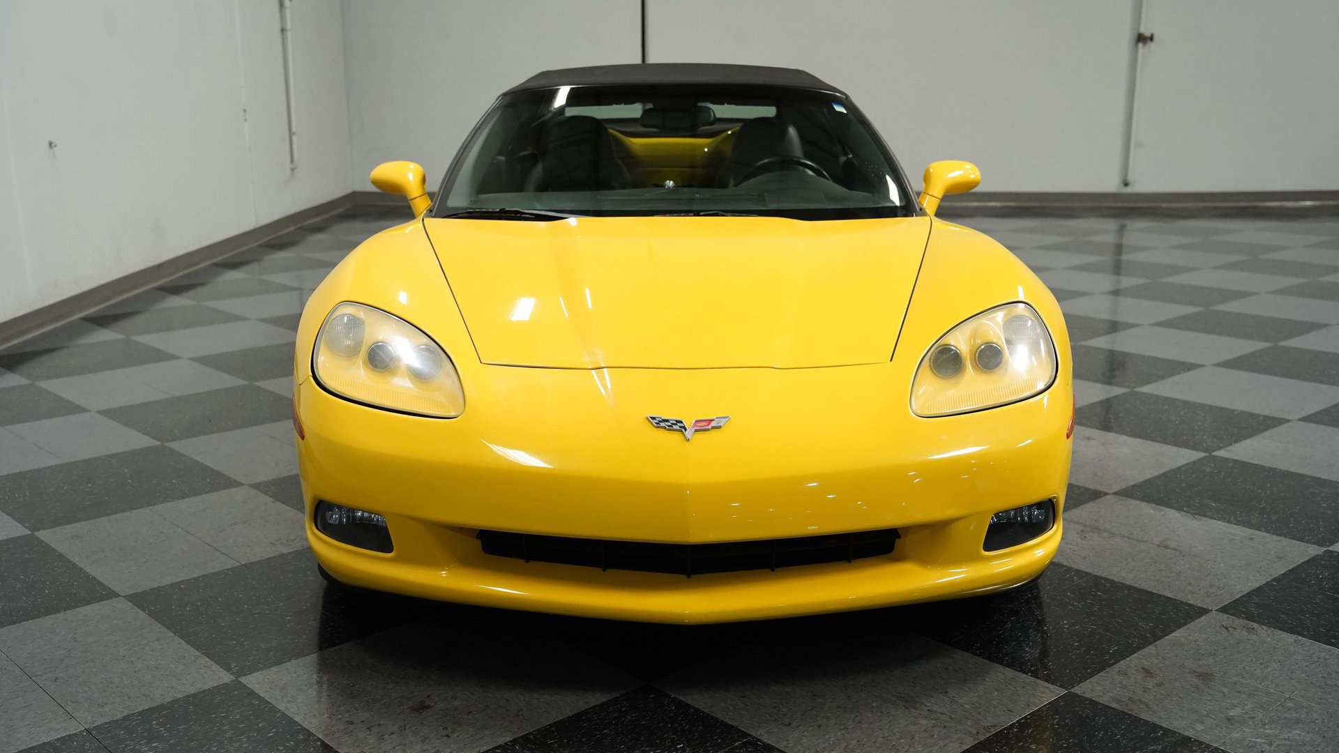 Used 2005 Chevrolet Corvette Convertible w/ Performance Handling Package image 15