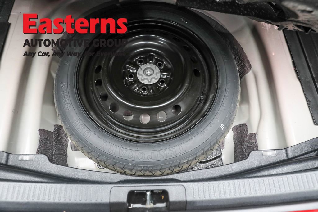 Used 2025 Toyota Camry SE w/ Convenience Package image 36