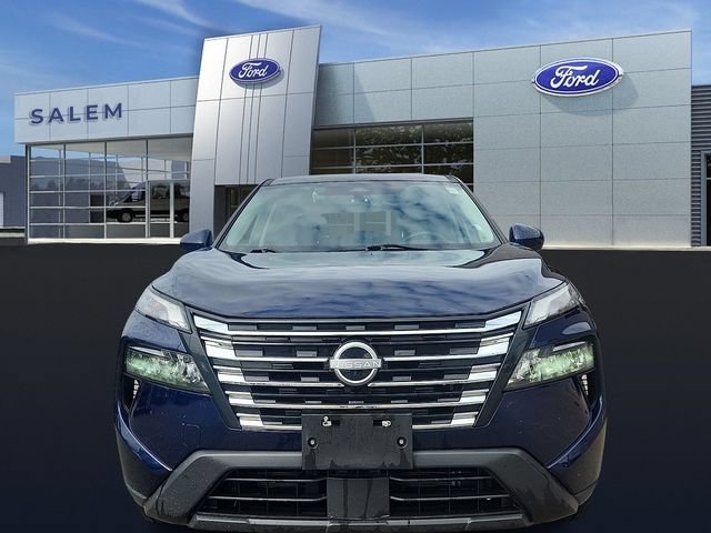 Used 2024 Nissan Rogue SV AWD/4WD image 7