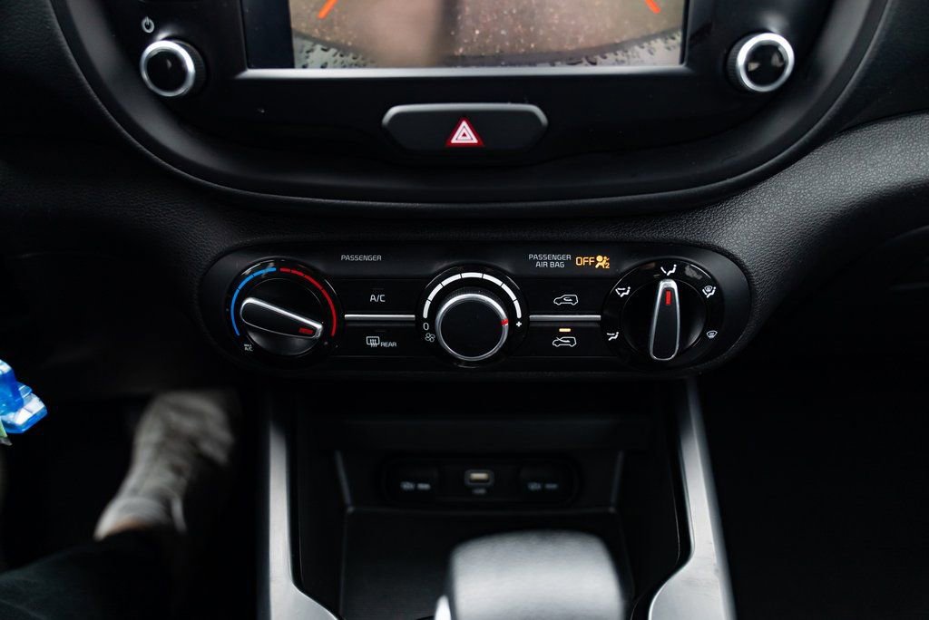 Used 2024 Kia Soul LX w/ Option Group 015 image 16