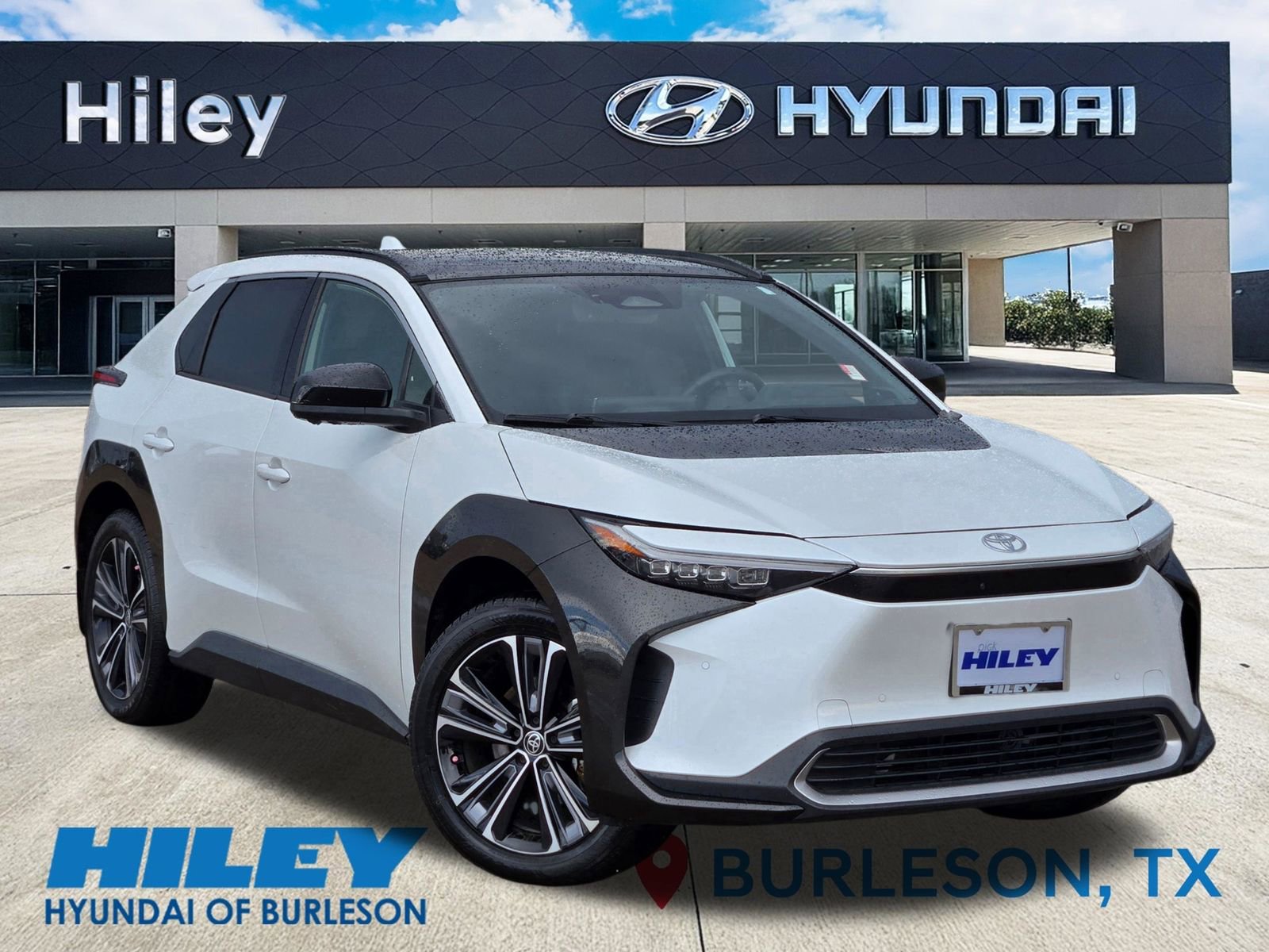 Used 2023 Toyota bZ4X FWD image 2