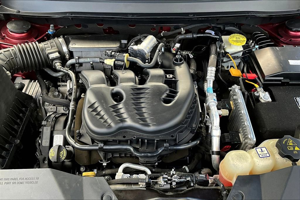 Used 2019 Jeep Cherokee Trailhawk AWD/4WD image 32