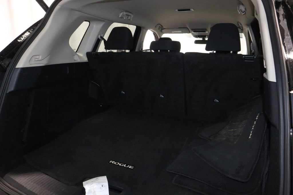 Certified 2025 Nissan Rogue SV FWD image 15