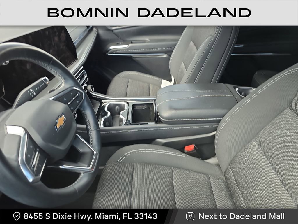 Used 2024 Chevrolet Traverse LT image 16