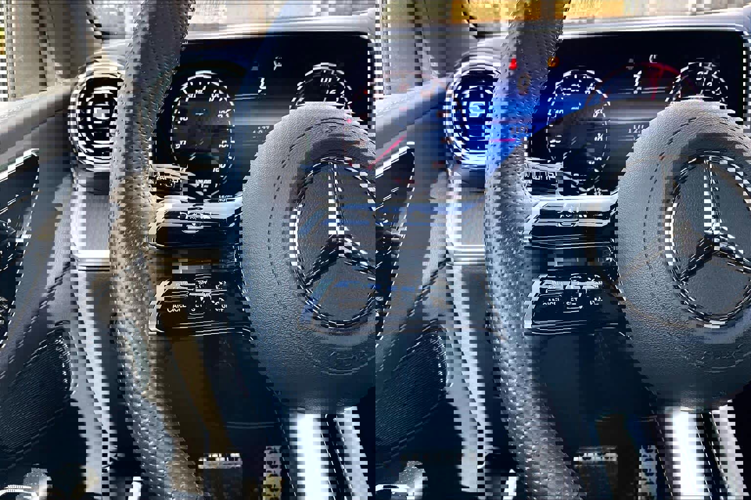 Certified 2025 Mercedes-Benz GLC 350e 4MATIC image 24