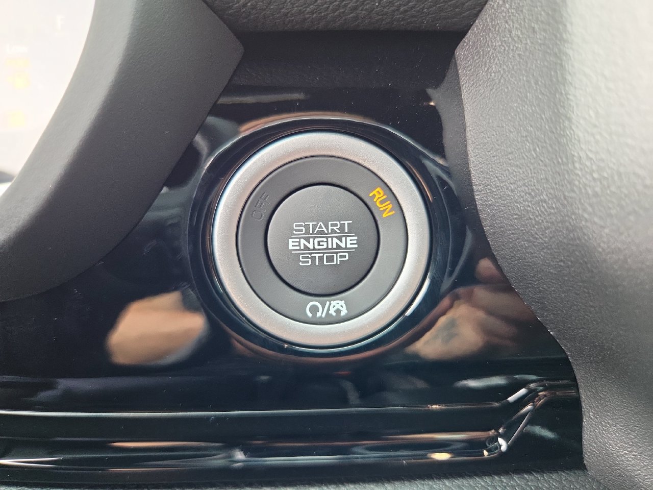 New 2026 RAM 1500 Laramie AWD/4WD image 30