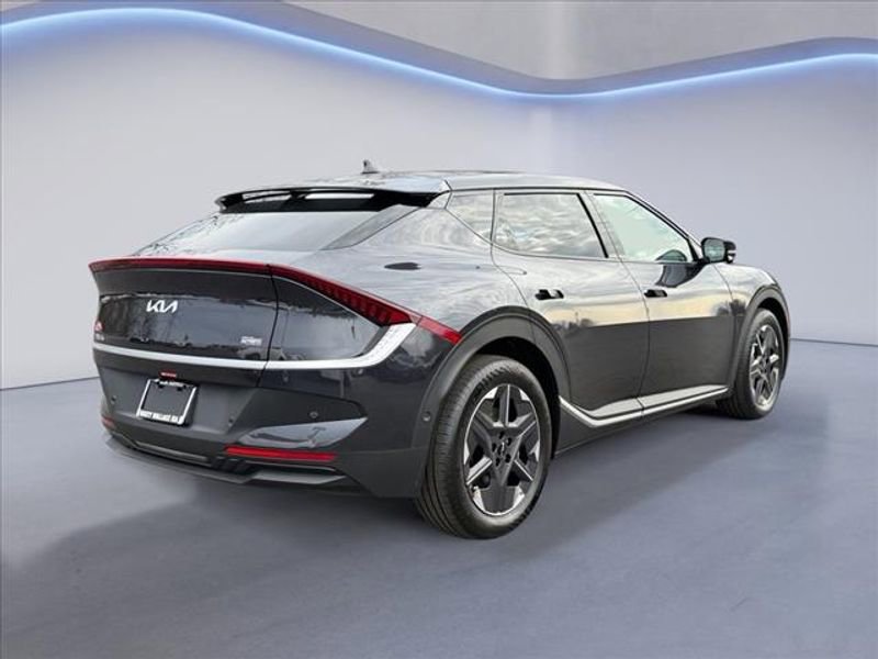 New 2025 Kia EV6 Light w/ Light LR Technology Package video 3