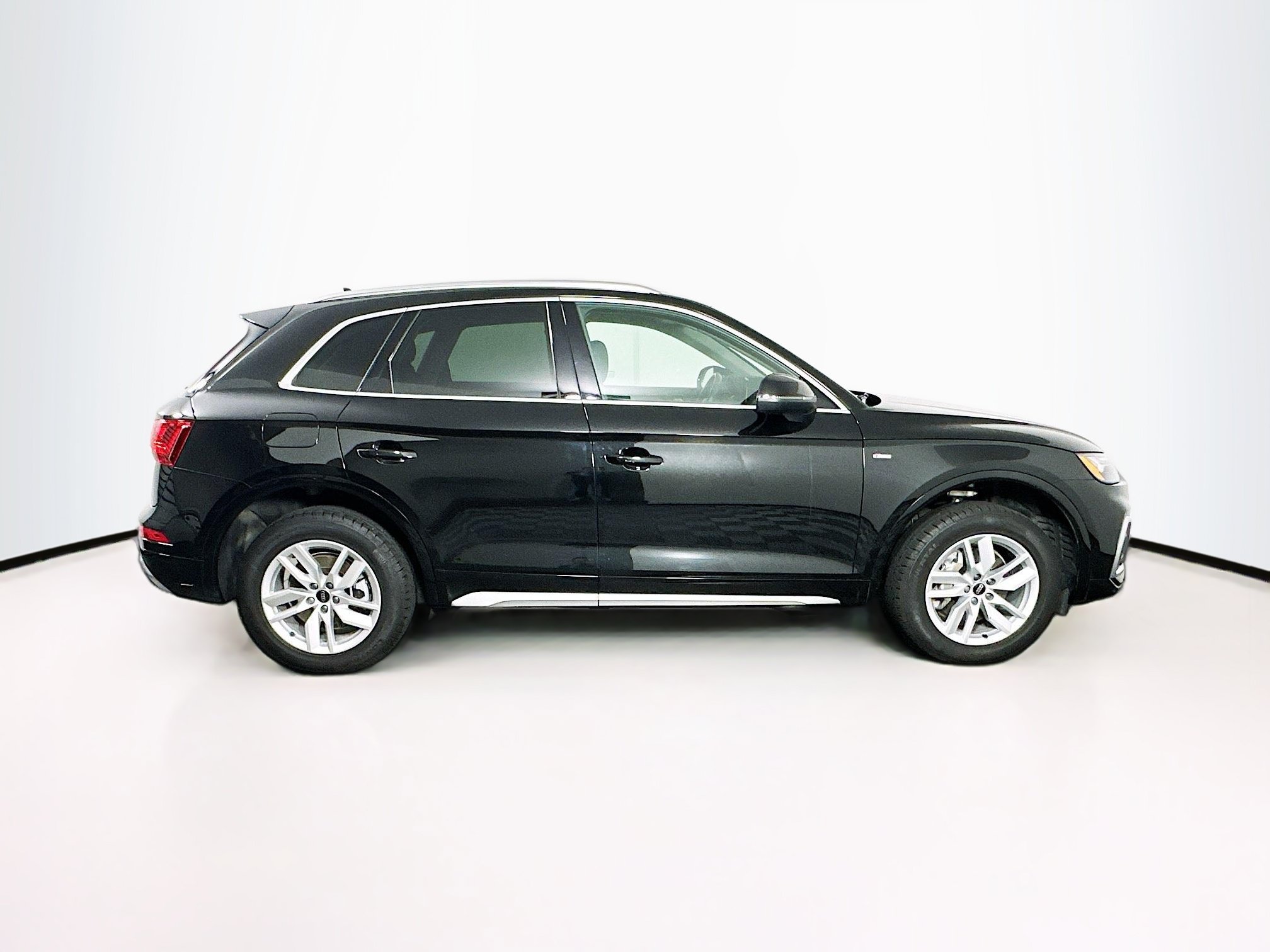 Used 2023 Audi Q5 2.0T Premium w/ Convenience Package AWD/4WD image 10