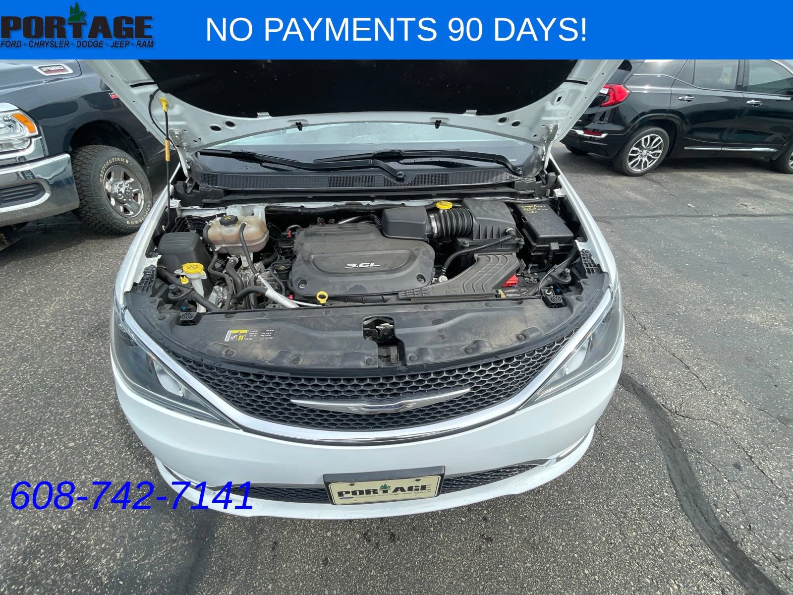 Used 2017 Chrysler Pacifica Touring-L FWD image 30