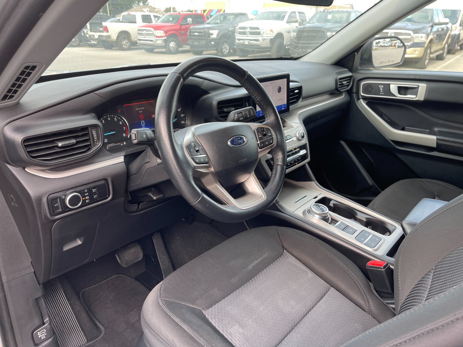Used 2023 Ford Explorer XLT RWD image 11