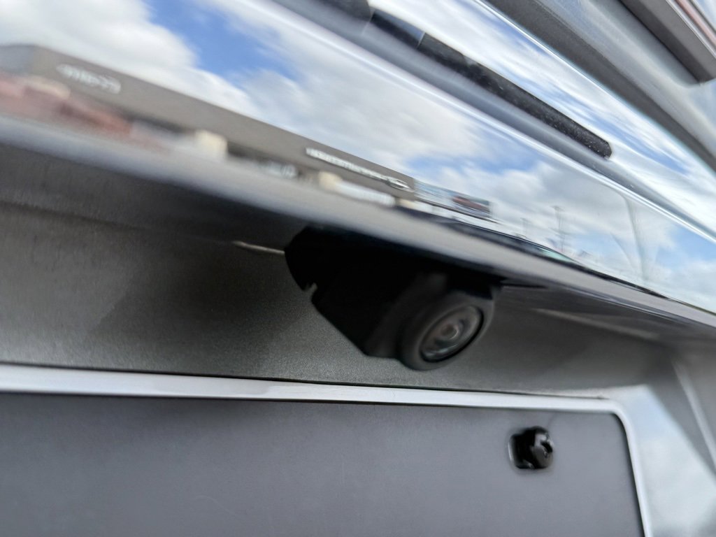 Used 2024 GMC Terrain SLE image 12