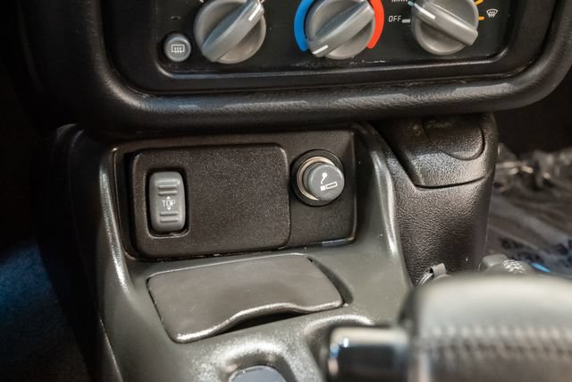 Used 2002 Pontiac Firebird Convertible RWD image 16