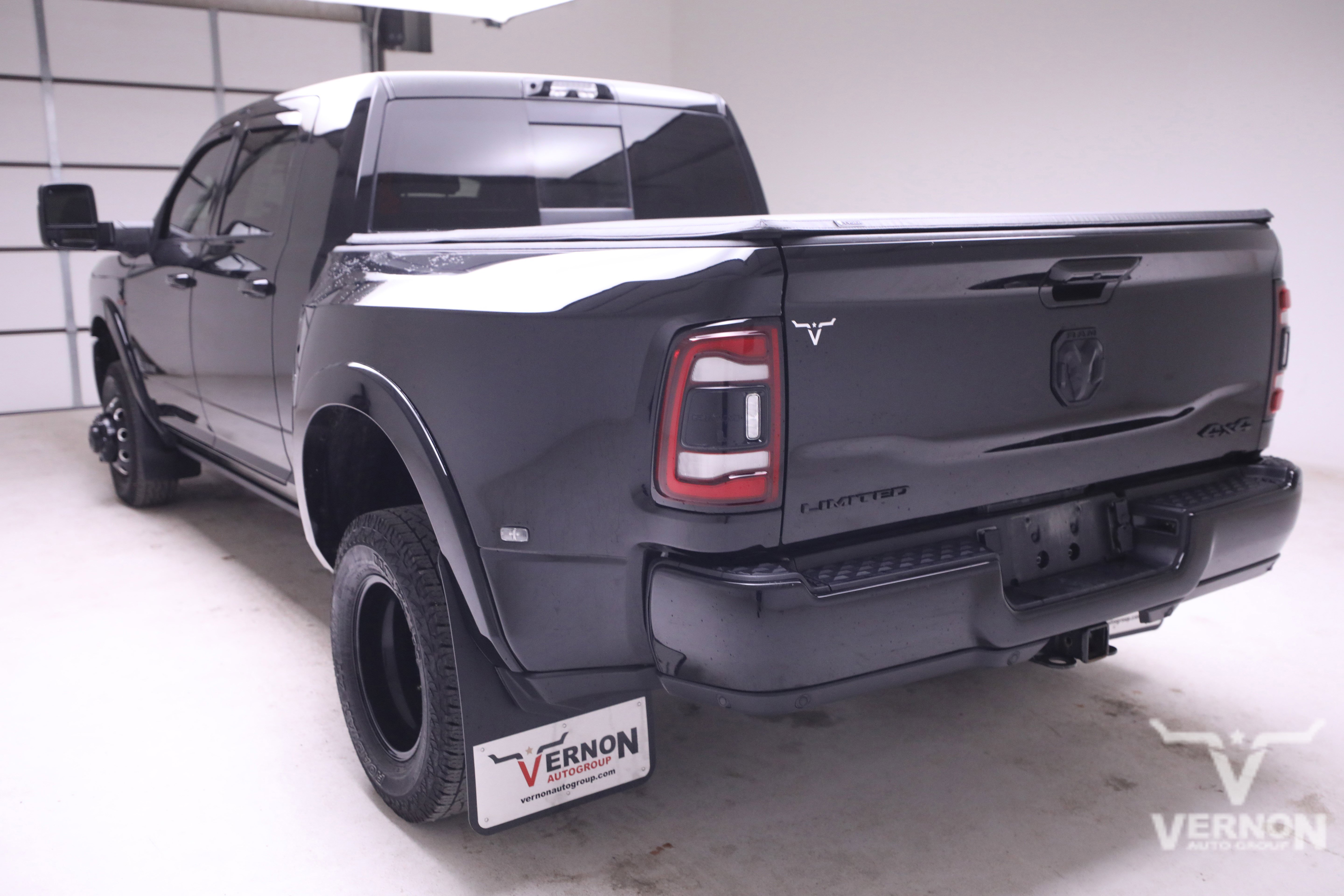 Used 2024 RAM 3500 Limited image 3