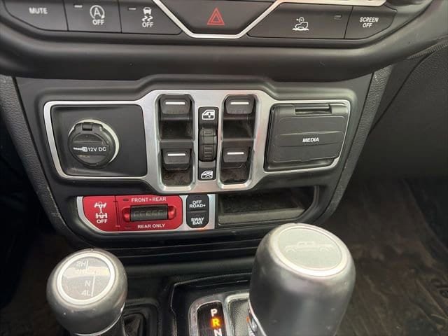 Used 2023 Jeep Gladiator Rubicon w/ LED Lighting Group AWD/4WD image 13
