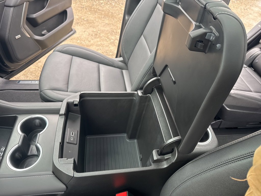 Used 2023 Chevrolet Tahoe Z71 w/ Luxury Package image 19